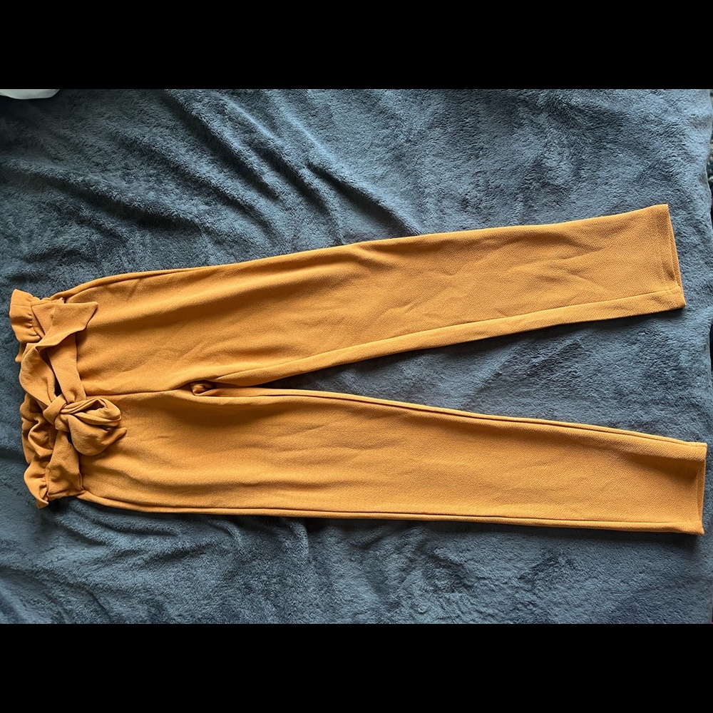 Stretchy, high waisted pants
